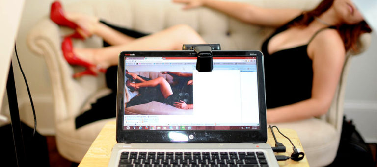 Tua figlia fa la webcam girl? Sappi che ha tante e belle ragioni!