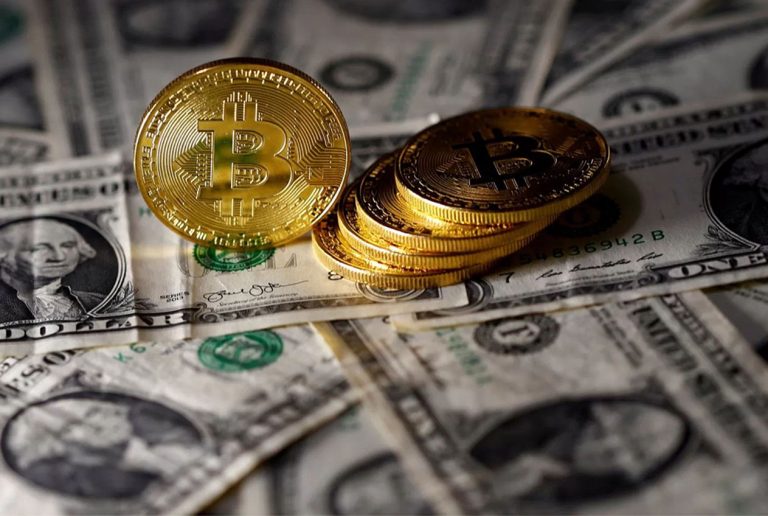 Perchè Bitcoin sale o scende? Ecco il vero valore della criptomoneta