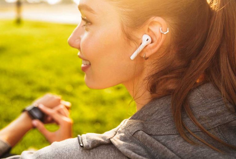 Come pulire gli auricolari AirPods, e la custodia di ricarica