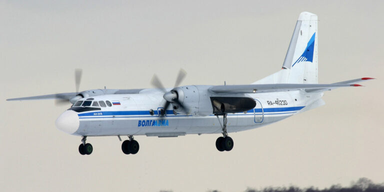 Russia: un Antonov An-24 precipita con quasi cinquanta persone a bordo
