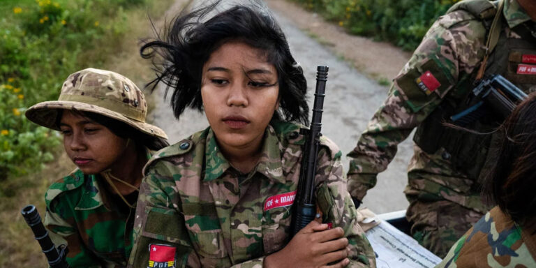 Prigionieri e rivoluzione: il Myanmar tra bambini in guerra dimenticati da tutti