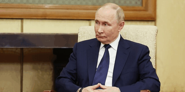 Putin e la linea rossa: “I soldati stranieri in Ucraina saranno bersagli legittimi”