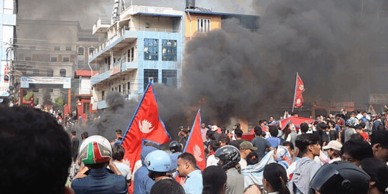 Il Nepal travolto dalle proteste contro il blocco dei social media: scende in strada l’esercito