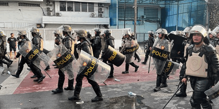 Crisi in Indonesia: il presidente licenzia i ministri delle finanze e della sicurezza dopo le proteste