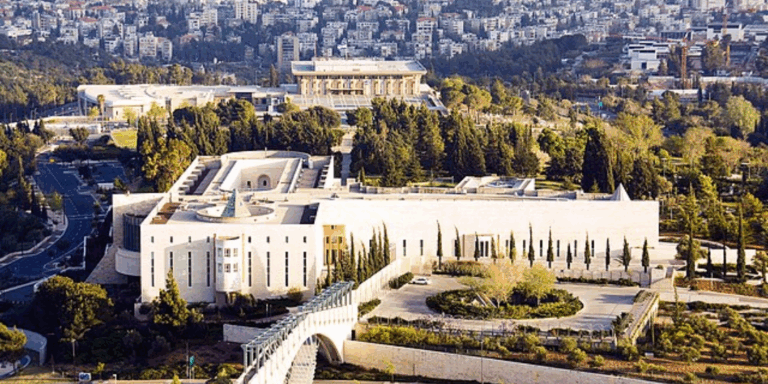 Israele sotto accusa: la Corte Suprema ordina cibo sufficiente per i detenuti palestinesi