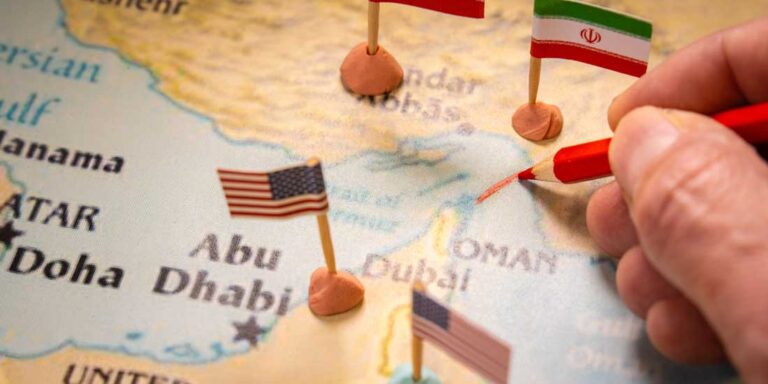 Chi chiude lo Stretto, chiude il Mondo. Analisi dei passaggi Marittimi Globali