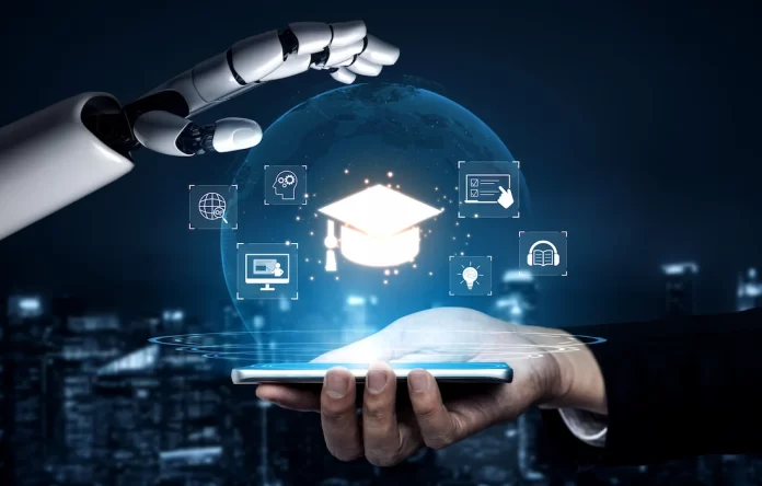 Una mano umana che regge uno smartphone da cui emerge un ologramma luminoso a forma di tocco di laurea, circondato da icone digitali che richiamano istruzione, conoscenza e tecnologia.