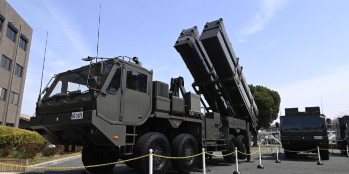 Il lanciatore del missile antinave giapponese Type 25 SSM schierato a Camp Kengun, nella prefettura di Kumamoto